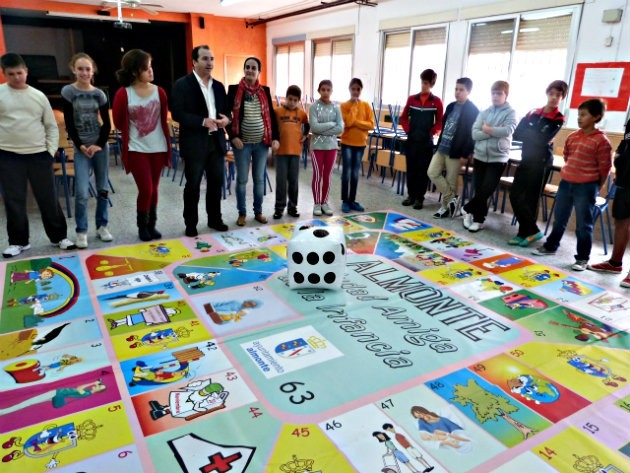 Imagen de Almonte (Huelva), Dos Torres (Córdoba) y Vícar (Almería) solicitan a UNICEF el Reconocimiento de ‘Ciudades Amigas de la Infancia 2014’
