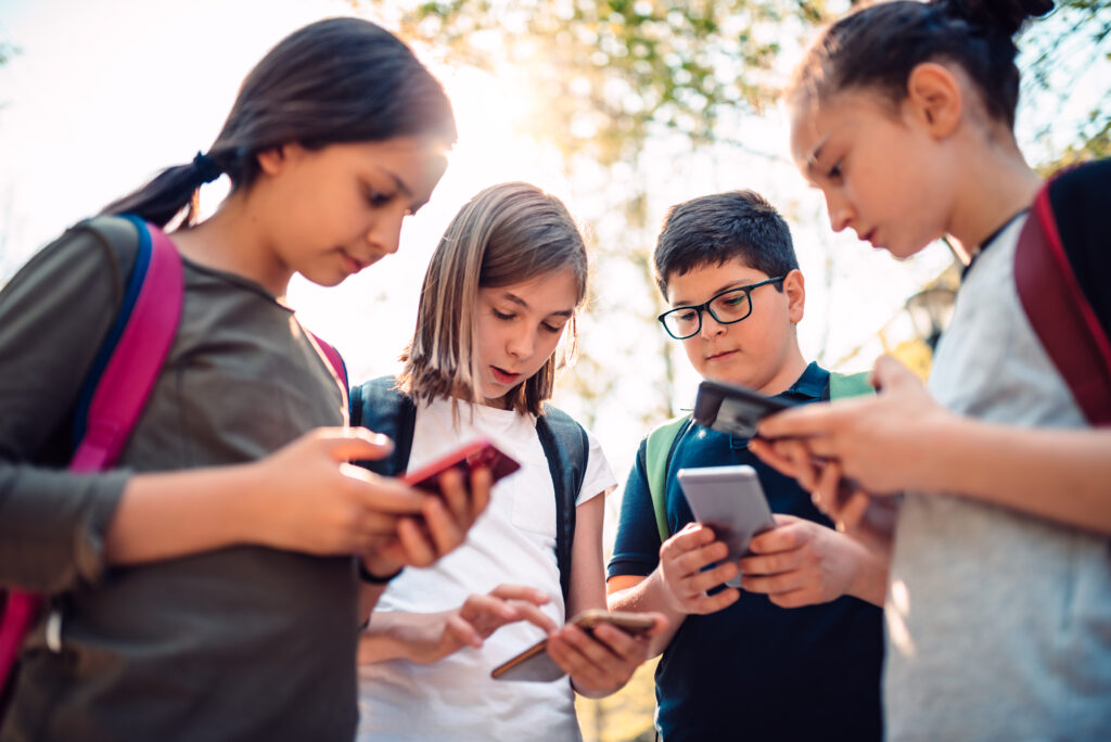 Estudio internet e infancia